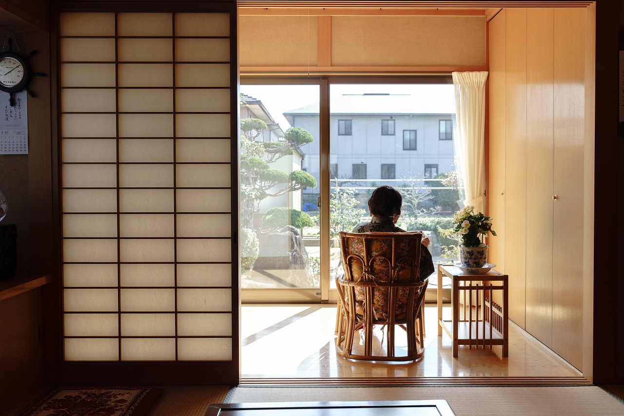 数寄屋造り・続数寄屋造り 完成建物】むくり屋根の曲線美！数寄屋風、和の佇まい - YouTube